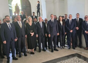 bolojan-a-povestit-cum-fost-abordat,-la-biserica,-cu-o-replica-veche-de-aproape-200-de-ani