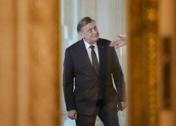 crin-antonescu:-aur-extremist?-si-eu-pot-sa-spun-partidul-extremist-usr