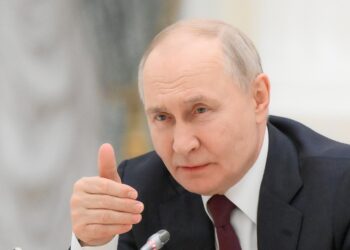 putin-a-promulgat-legea-privind-folosirea-fortei-militare-in-strainatate-pentru-protectia-cetatenilor-rusi-cazul-invocat-de-moscova-–-hotnews.ro
