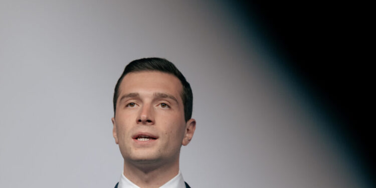 politico:-scenariu-de-cosmar-in-prezidentialele-din-franta.-jordan-bardella-ar-putea-ajunge-presedinte