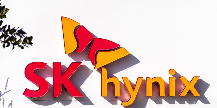 a-treia-companie-asiatica-ce-a-trecut-de-valoarea-de-1000-de-miliarde-de-dolari-/-ce-face-sk-hynix,-ale-carui-actiuni-au-crescut-cu-1000%-in-ultimul-an-–-hotnews.ro