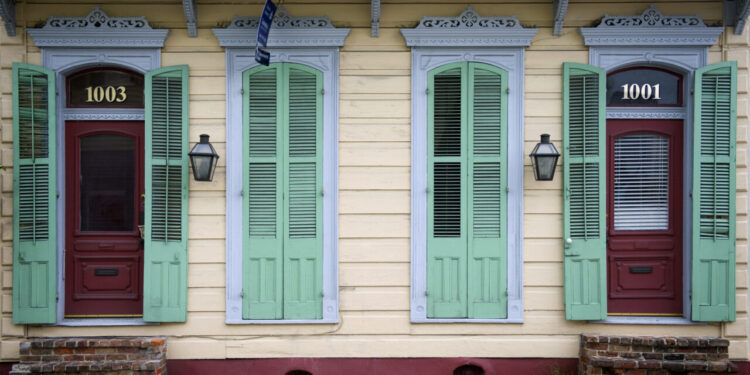 galerie-foto:-cel-mai-european-oras-din-america.-are-case-in-culori-vibrante,-care-atrag-fotografi-din-toata-lumea