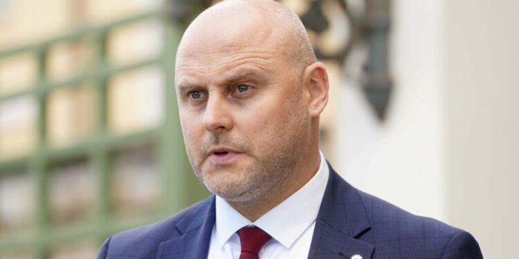 „criza-dronelor”-din-letonia-a-reconfigurat-toata-coalitia-de-guvernare.-noul-premier-isi-anunta-un-program-cu-unic-punct:-„securitatea”