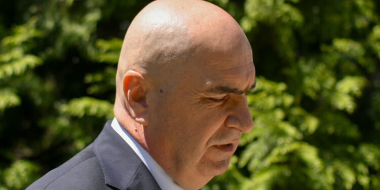 ilie-bolojan,-detalii-despre-contractul-de-lobby-de-565.000-de-dolari-pe-luna-pentru-nicusor-dan:-a-fost-decis-in-coalitie,-votat-in-csat-prin-corespondenta