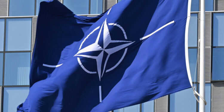 flancul-estic-al-nato,-rupt-in-doua:-de-ce-romania-si-europa-de-est-nu-tin-pasul-cu-nordul-aliantei
