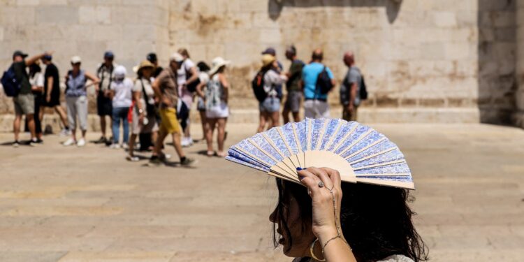 portugalia-inregistreaza-un-record-de-temperatura-pentru-o-zi-de-mai,-de-peste-40-de-grade-celsius-–-hotnews.ro