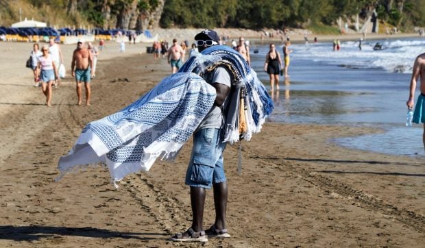 cinci-plaje-care-te-vor-dezamagi-si-alternativele-lor-spectaculoase,-unde-nu-esti-sufocat-de-betoane-si-gunoaie