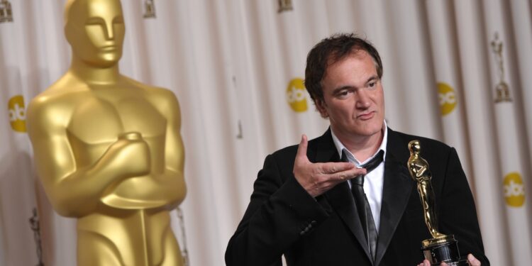 filmul-pe-care-quentin-tarantino-a-asteptat-22-de-ani-sa-il-prezinte-lumii-a-aparut-in-cinematografe-–-hotnews.ro