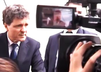 nicusor-dan-merge-la-galati,-unde-va-vizita-victimele-incidentului-cu-drona-si-blocul-afectat
