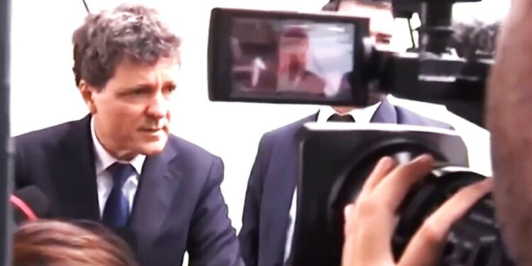 nicusor-dan-merge-la-galati,-unde-va-vizita-victimele-incidentului-cu-drona-si-blocul-afectat