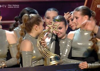 povestea-celor-12-fete-din-targu-mures-care-au-castigat-romanii-au-talent-trupa-re-born-spune-ca-a-renascut-sub-indrumarea-unei-profesoare-–-hotnews.ro
