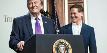 rezultatele-controlului-medical-al-lui-donald-trump-ce-spun-medicii-despre-vanataile-si-umflaturile-presedintelui-de-79-de-ani-–-hotnews.ro