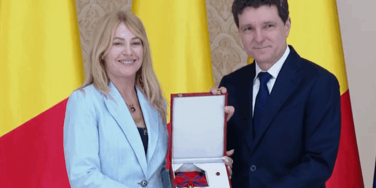 nicusor-dan,-vorbe-fara-sens-la-decorarea-nadiei-comaneci