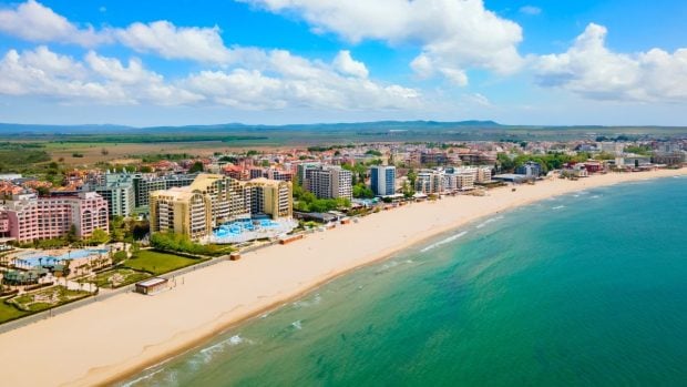 toti-mai-multi-romani-aleg-sa-si-petreaca-minivacanta-de-rusalii-si-1-iunie-in-bulgaria:-rezervarile-au-crescut-cu-30%