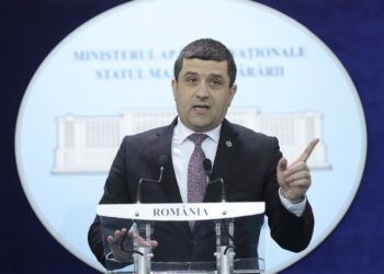 dupa-ce-nicusor-dan-a-spus-ca-drona-a-fost-deviata-de-apararea-ucraineana,-ministrul-apararii-evita-sa-confirme:-este-o-fenta-in-spatiul-public-–-hotnews.ro