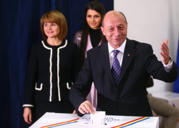 traian-basescu:-e-o-copilarie-sa-desemnezi-un-premier-neangajat-politic.-ce-spune-fostul-presedinte-despre-formarea-unei-noi-majoritati