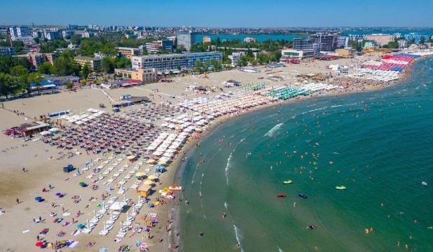 peste-30.000-de-romani-s-au-dus-la-mare-in-minivacanta-de-rusalii-si-1-iunie,-desi-meteorologii-anunta-vreme-rece