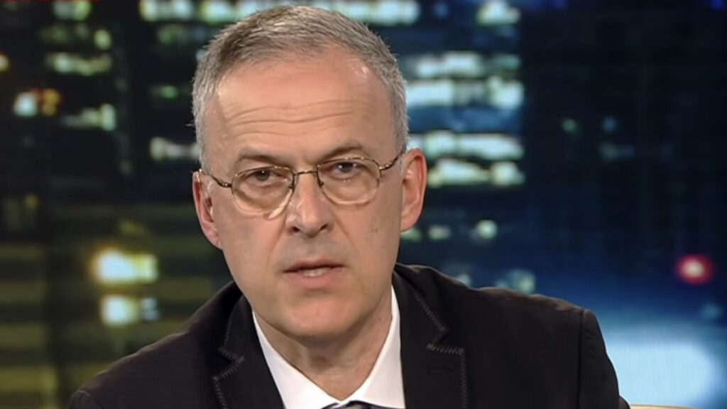 dupa-plecarea-surpriza-de-la-antena-3-cnn,-razvan-dumitrescu-dezvaluie-ce-va-face-in-continuare:-niciodata-n-am-plecat-de-unde-am-fost-inainte-chiar-de-a-veni-la-antena-3-–-hotnews.ro