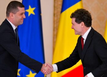 comandatul-suprem-al-armatei-si-ministrul-apararii-nu-se-pun-de-acord-cu-privire-la-traiectoria-dronei-de-la-galati.-una-sustine-nicusor-dan,-alta-radu-miruta