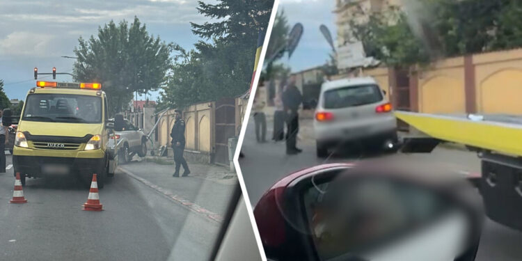 accident-pe-o-strada-din-pipera.-o-masina-s-a-izbit-intr-un-stalp-si-l-a-pus-la-pamant