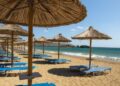 cat-costa-sezlongurile-pe-plajele-din-grecia,-in-vara-anului-2026.-preturile-ajung-pana-la-500-de-euro
