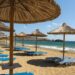 cat-costa-sezlongurile-pe-plajele-din-grecia,-in-vara-anului-2026.-preturile-ajung-pana-la-500-de-euro