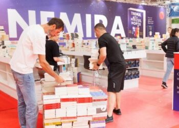 a-inceput-bookfest-2026:-ce-surprize-ii-asteapta-pe-vizitatori-la-romexpo,-de-la-carti-virale-pe-tiktok-la-mari-reduceri