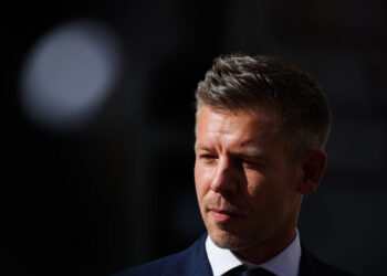 cordoanele-sanitare-nu-fac-decat-sa-intareasca-fortele-extremiste-statele-gresesc.-peter-magyar,-interviu-surpriza-in-presa-germana