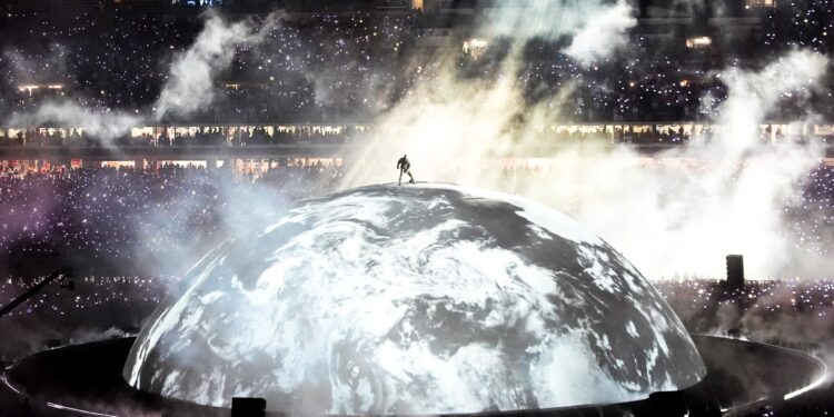 un-cantec-interpretat-de-kanye-west-la-istanbul-provoaca-furia-autoritatilor-turce:-faptul-ca-zeci-de-mii-de-oameni-au-cantat-asta-este-o-problema-serioasa-–-hotnews.ro