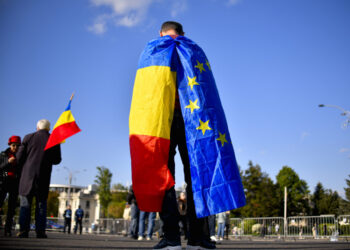 comisia-europeana-suspenda-procedura-deficitelor-excesive-pentru-romania,-dar-continua-monitorizarea.