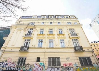 cladire-celebra-din-bucuresti-transformata-in-apartamente-–-hotnews.ro