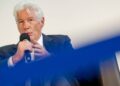 richard-gere-a-rabufnit-la-adresa-unei-politici-duse-de-sua:-inainte-erau-paraziti,-acum-sunt-aliens-–-hotnews.ro