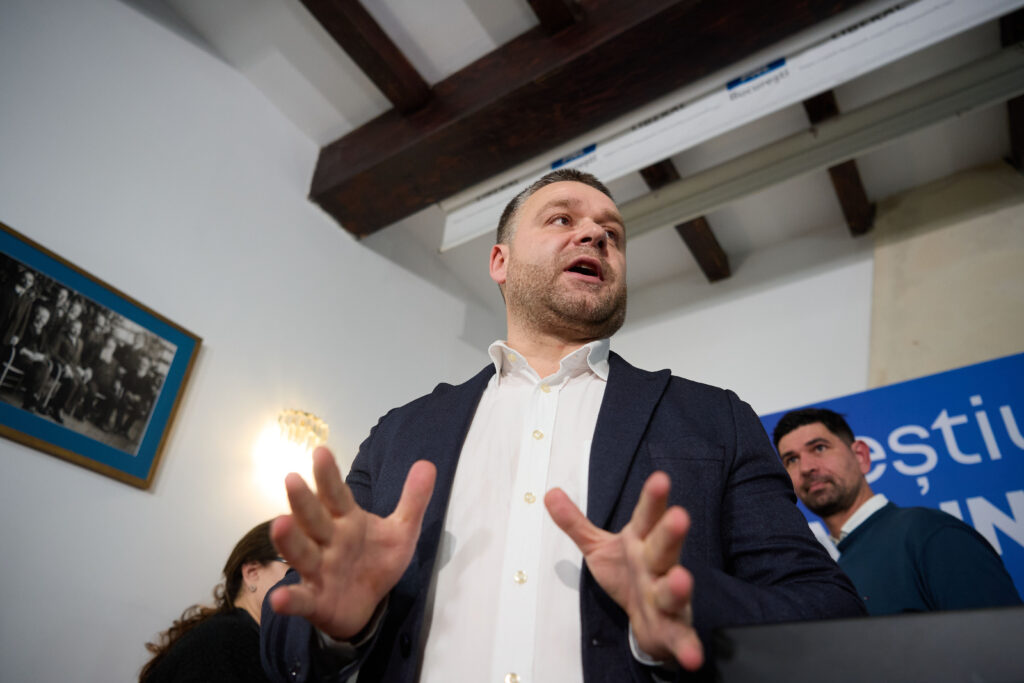 tribunalul-bucuresti-suspenda-hotararea-prin-care-primarul-ciprian-ciucu-a-desfiintat-30%-din-posturile-de-la-primaria-capitalei-–-hotnews.ro