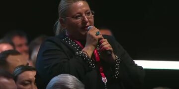 diana-sosoaca,-in-dialog-cu-putin-la-sankt-petersburg:-noi-nu-avem-un-presedinte-ce-i-a-raspuns-liderul-de-la-kremlin-–-hotnews.ro