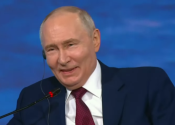 putin-a-inceput-sa-rada,-in-timp-ce-diana-sosoaca-sustinea-ca-romania-nu-are-presedinte-si-ataca-ucraina