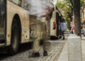 linia-de-autobuz-din-bucuresti-pe-care-se-circula-in-ritm-de-mers-pe-jos-ce-face-diferenta-in-alte-orase-europene-in-care-tramvaiele-sau-troleibuzele-nu-raman-blocate-in-trafic-–-hotnews.ro