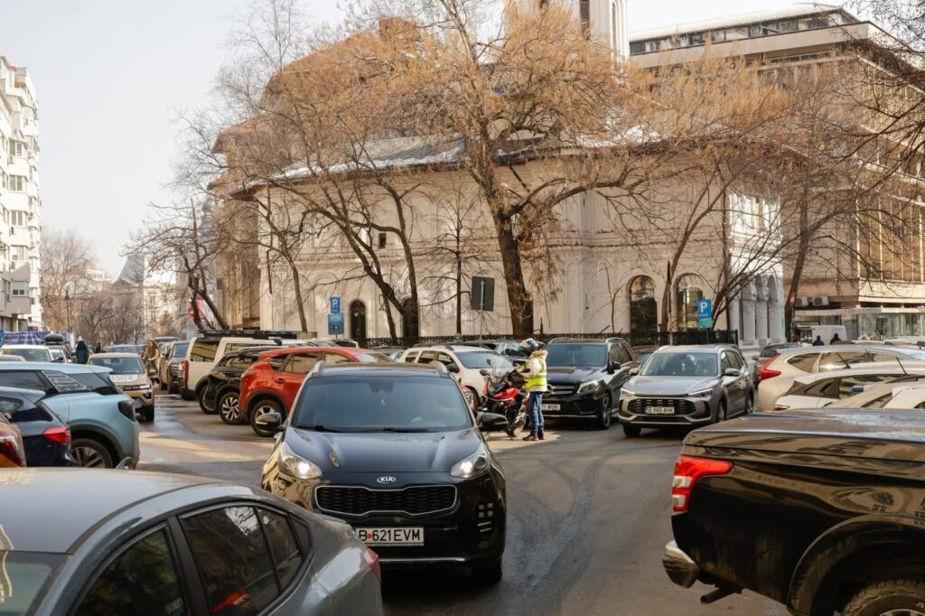 doua-strazi-din-centrul-capitalei-vor-fi-interzise-masinilor-ciucu:-spatiu-exclusiv-pietonal,-universitar-–-hotnews.ro