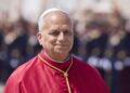 papa-leon,-in-concurenta-cu-bad-bunny-in-spania:-cred-ca-multi-aleg-sa-l-vada-pe-el-/-cu-cine-tine-pontiful,-real-sau-barca?-–-hotnews.ro