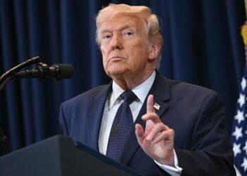 video-deranjat-de-intrebari,-trump-a-parasit-un-interviu-la-postul-nbc-news-–-hotnews.ro