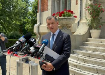 tomac-il-lauda-pe-bolojan-pentru-reformele-importante-si-se-angajeaza-sa-le-continue.-atunci-de-ce-a-mai-fost-demis-bolojan?
