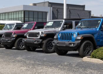 stellantis-recheama-in-service-peste-un-milion-de-jeep-uri-in-pericol-sa-ia-foc-din-cauza-unei-defectiuni-–-hotnews.ro