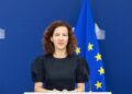 o-romanca-la-masa-marilor-puteri:-roxana-minzatu-reprezinta-ue-la-g7-si-la-conferinta-internationala-a-muncii