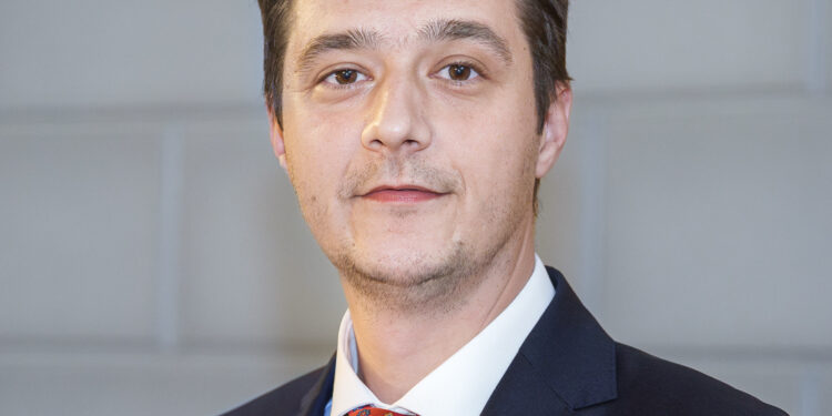 avocatul-propus-de-tomac-la-ministerul-justitiei-a-pus-sistemul-judiciar-in-dialog-cu-ai