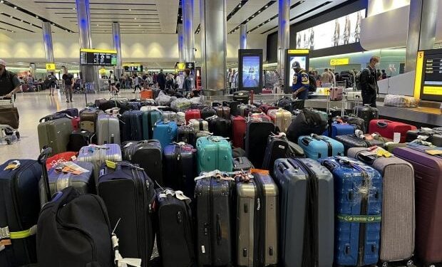 tipul-de-valiza-care-se-pierde-cel-mai-frecvent-in-aeroporturi,-desi-multe-persoane-le-folosesc:-nu-atrag-atentia