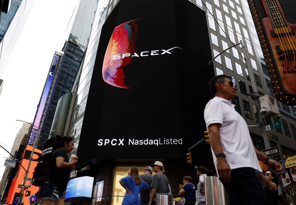 lansarea-spacex-la-bursa:-cele-mai-importante-cifre-ale-companiei-lui-elon-musk-dupa-listare-–-a-ajuns-la-2000-de-miliarde-de-dolari-cand-silicon-valley-se-uneste-cu-wall-street-–-hotnews.ro