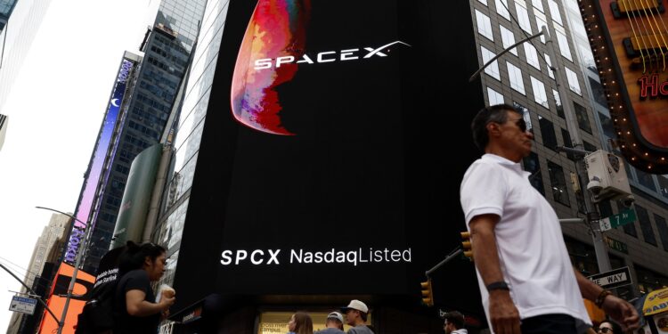 lansarea-spacex-la-bursa:-cele-mai-importante-cifre-ale-companiei-lui-elon-musk-dupa-listare-–-a-ajuns-la-2000-de-miliarde-de-dolari-cand-silicon-valley-se-uneste-cu-wall-street-–-hotnews.ro