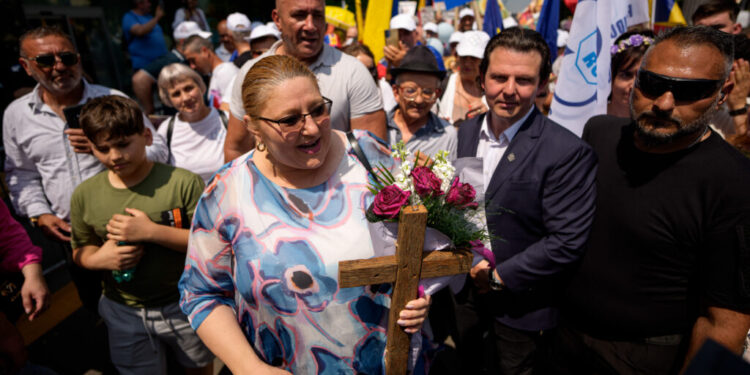 amenzi-si-sesizari-penale-dupa-marsul-normalitatii,-la-care-a-participat-diana-sosoaca