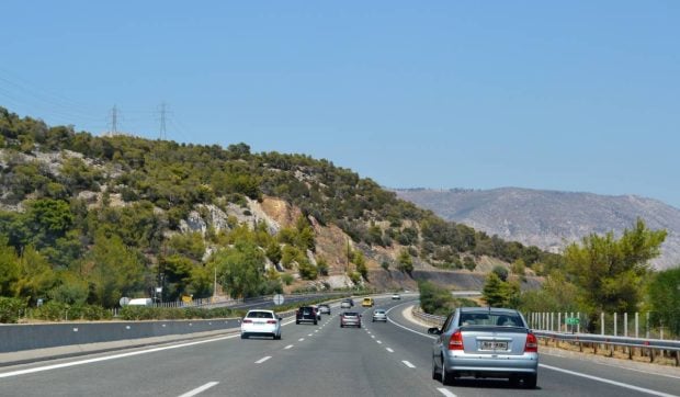 un-sofer-a-ramas-fara-permis-si-a-fost-amendat-cu-350-de-euro-pentru-o-greseala,-la-5-minute-dupa-ce-a-ajuns-in-thassos