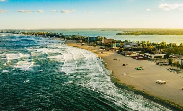 apele-romane-va-cheltui-1,5-milioane-de-euro-pe-reamenajarea-plajei-din-mamaia.-cum-va-arata-statiunea