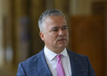 vestea-raspunde-acuzatiilor-de-premier-pucist-si-respinge-scenariul-unui-guvern-facut-cu-psd-impotriva-pnl